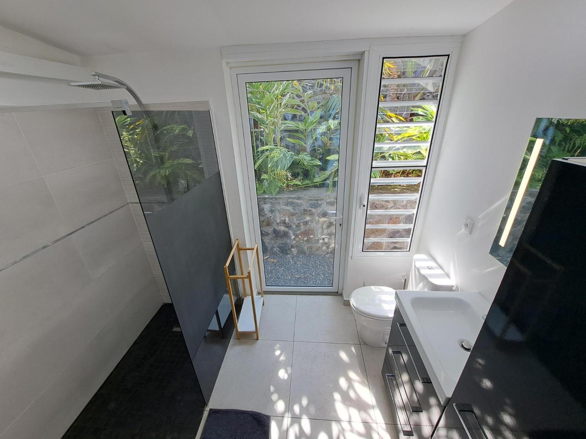 Villa Tropicale - Meuble De Tourisme 4 Etoiles Saint-Gilles Les Bains Exterior photo